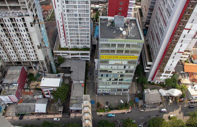 Modern And Classic 1Br At Evenciio Apartment - Foto 20