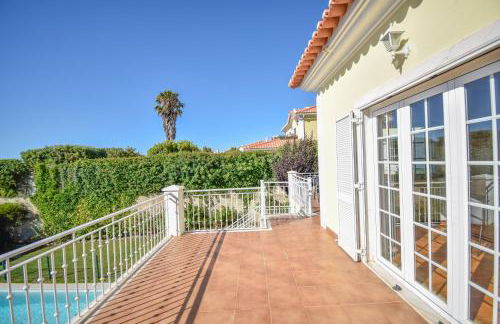 Spacious 4-Bedroom Villa with Private Heated Pool in Quinta da Beloura Sintra Ideal for Families & Long Stays - Foto 14