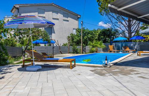 VILLA NINA MALINSKA 150m FROM THE BEACH, SWIMMING POOL - Foto 50