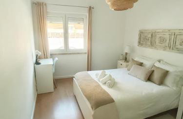 Cacilhas Riverside Lisbon Apartment - Photo 13