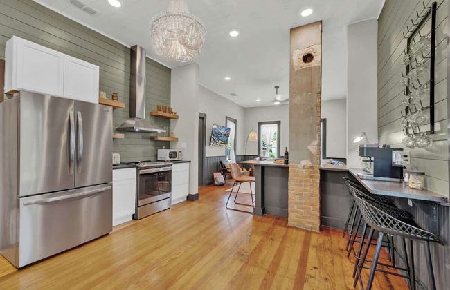 Historic Gem Near Schlitterbahn - Foto 9