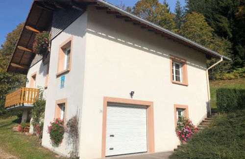 Chalet spacieux avec balcon, WiFi gratuit, proche lac et station de ski - FR-1-589-140 - Photo 23