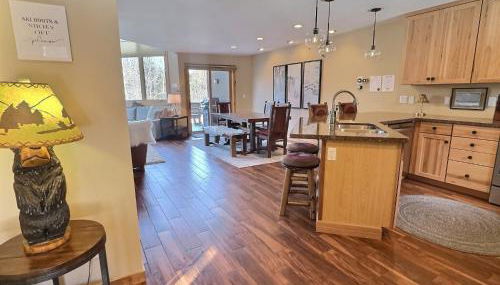 Gorgeous Executive Lutsen Townhome - Ski-in Ski-out, Pool, Hot Tub, Hiking, Biking, campfires and more! - Foto 4