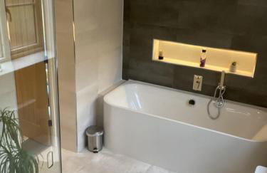 Bridge House Apartment. Luxury and cosy self contained apartment. - Photo 20