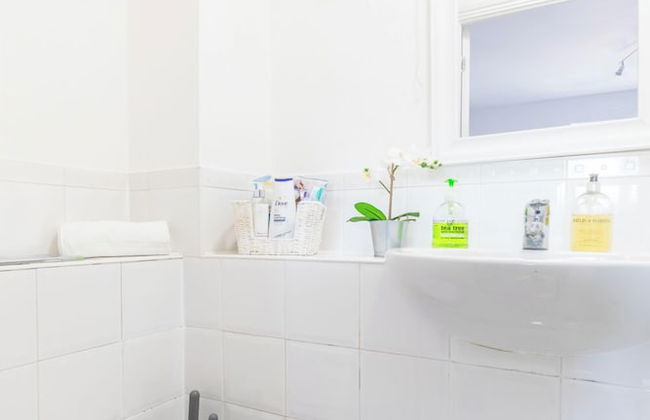 Skyline Haven Modern 2BR w/ Free Parking & 4kTV - Photo 64