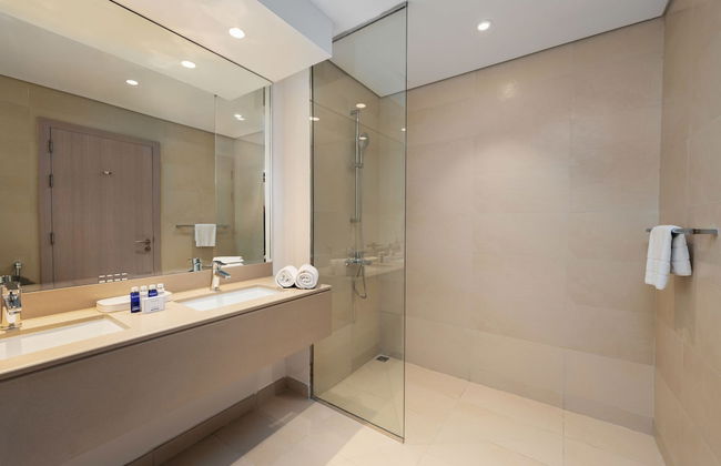 Maison Privee - Chic Apt on Yas Island cls to ALL Main Attractions - Photo 11