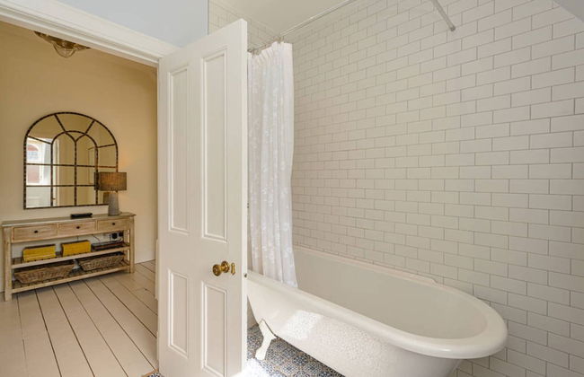 Forthview - Traditional 2 Bedroom Apartment - Photo 3