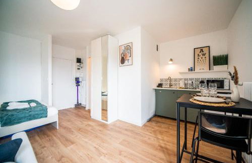 Le Rollin - Proche Hôpital- Netflix - Foto 12