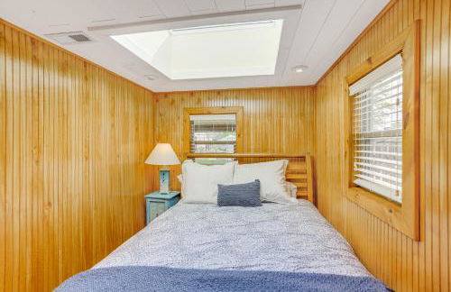 Waterfront Port Clinton Cottage with Fire Pit! - Foto 16