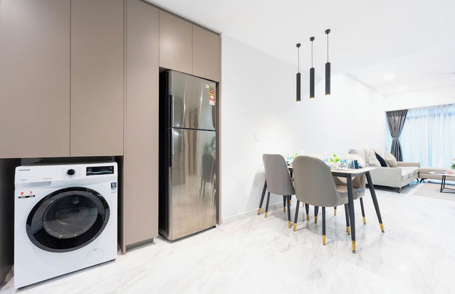 Moonway Luxury Suites At Eaton Residence - Photo 57