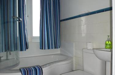 Beautiful 'Rose-Dene' with ample parking - Foto 18