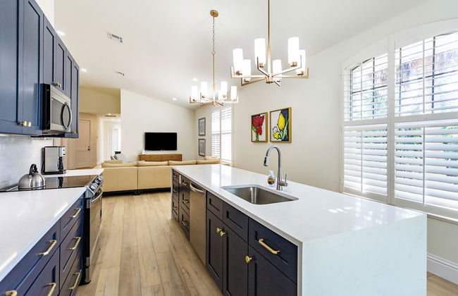 Tuscan Vacation Rental. Stylish 3-Bedroom Getaway Near Vanderbilt Beach Enjoy a Private Pool, Spacious Layout, and Modern Comforts Perfect for Families, Groups, and Pet-Friendly Stays - Foto 11