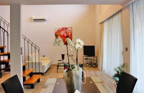 Semi-detached house with private pool - Photo 9