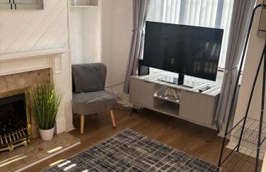 Cozee 2-bed in WV11 ideal for long work stays & relocation cls to New cross hospital M54&M6 - Foto 5