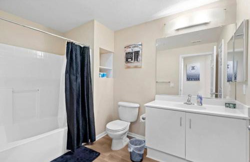 Lovely & coxy 2BR/2BA! 5MIN to Disney! - Photo 16