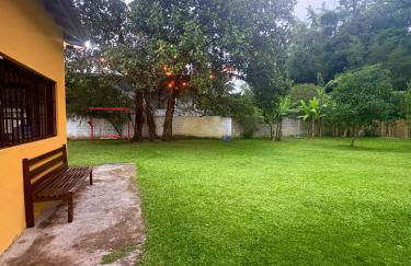 Casa Amarela, 3 Quartos , 15 camas, Acesso rápido às praias - Foto 12