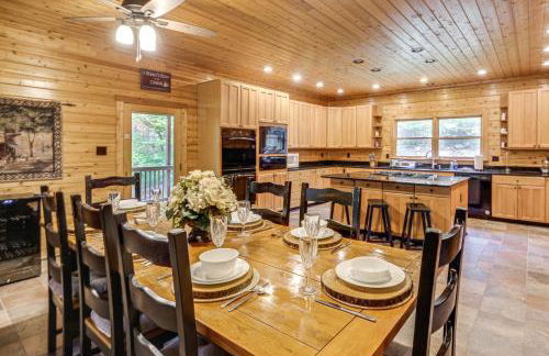 Idyllic Mtn Retreat with Hot Tub Near Shenandoah NP! - Foto 7