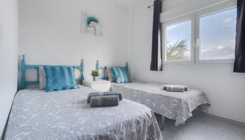 Apartment with pool, sea views & balcony less than 10min walk to La Mata Beach! - Foto 5