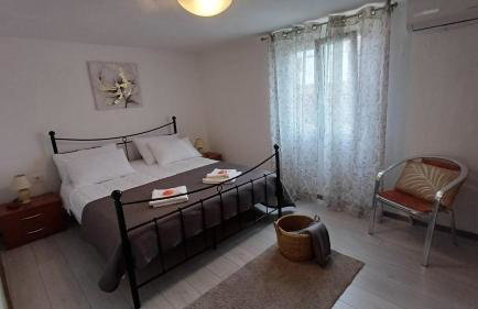 Casa Šimeti Charming Mediterranean Home near Poreč with Private Garden & Free Parking - Photo 29