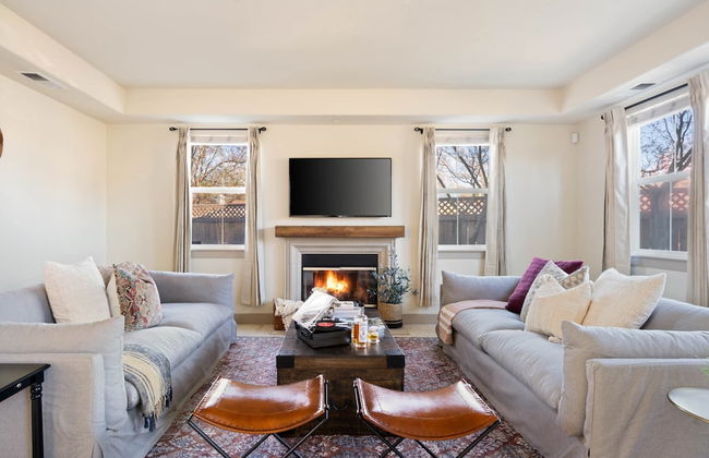 Fiano by Avantstay Centrally Located Haven w/ Stunning Courtyard & Pool Table - Foto 17