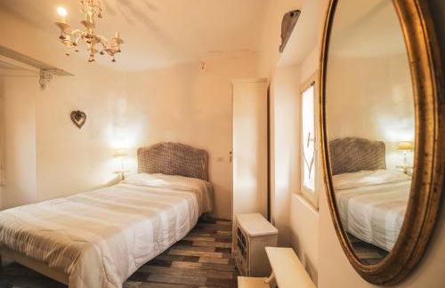 Lake House - Photo 11