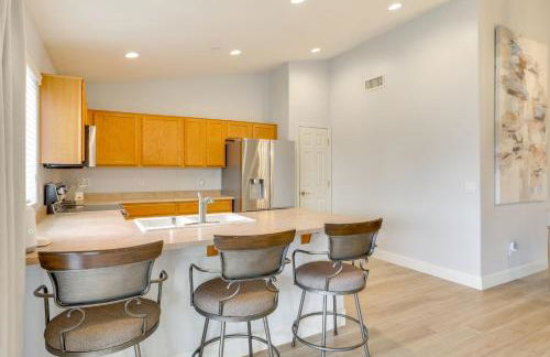 Spacious and Fenced Yard Pet-Friendly Surprise Home - Foto 5