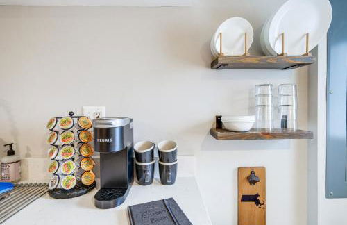 Walkable Location Modern DC Apt with Yard Access! - Foto 10