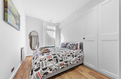 Shortlet Express, Stunning 3 bedroom apartment by Barking station - Foto 6