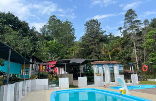 Chácara Recanto do Guerreiro em Aruja - Foto 1