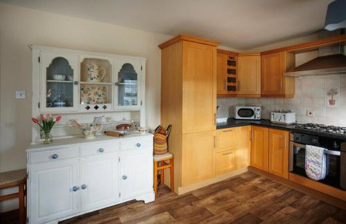 Saintfield Centre - Sleeps 8 - Garage & patio - Foto 23