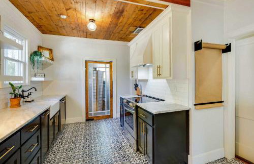 Walk to Dtwn Tyler Tudor with Backyard - Foto 10