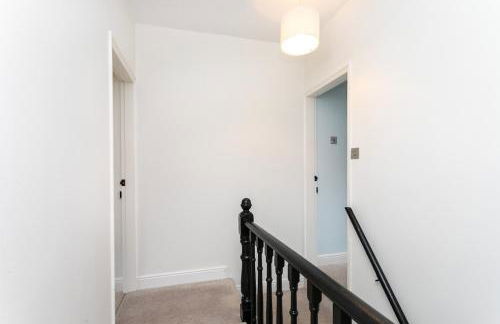 Contractors Stay - Free Parking - Fast WiFi - Sleeps 4 - Foto 34