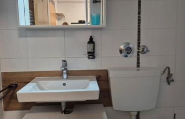 Neue moderne Ferienwohnung NaturBlick am Rothaarsteig mit Highspeed Internet Flatrate XXL Boxspringbett Terrasse mit PKW Parkplatz in Brilon 10 Minuten bis Willingen Ideal für Touristen und Geschäftsleute mit Rechnung - Foto 16