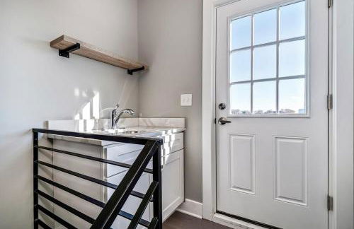 Exceptional Downtown Townhome with Roof Deck -4Bedroom & 3Baths - Foto 36