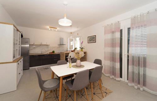 Apartments Bisko - Photo 24