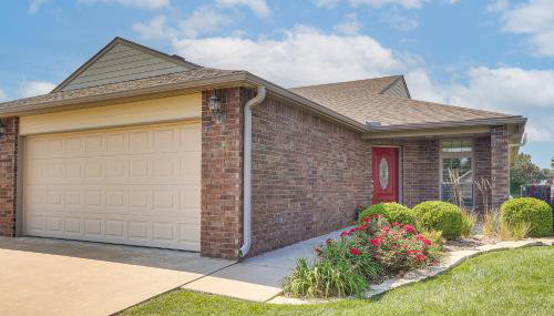 2 Mi to Main Street Family Home in Winfield! - Foto 4