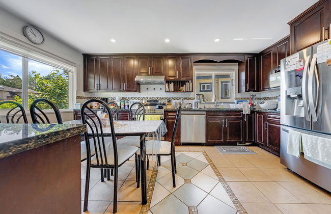 Quite House near Vancouver Airport - Photo 25