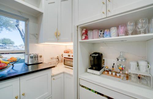 Near Joe Pool Lake! Luxe Getaway with Shared Pool - Foto 13