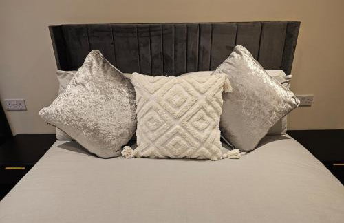 The Rocky Luxe - 4 Bedrooms - Parking - Sleeps 8 - Foto 7