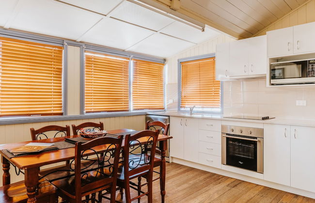 Apple Blossom Cottage - Photo 8