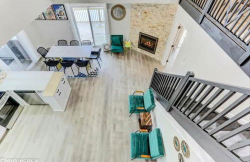 The Hut House 3BR 3BA Game Room Massage Chair - Foto 35