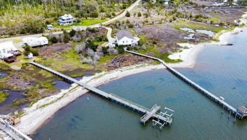 Shipwrecked Shack Waterfront House Boat on Land - Foto 5