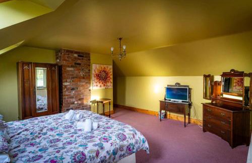 School House, cosy cottage for 12 with hot tub in the Peak District - Photo 55