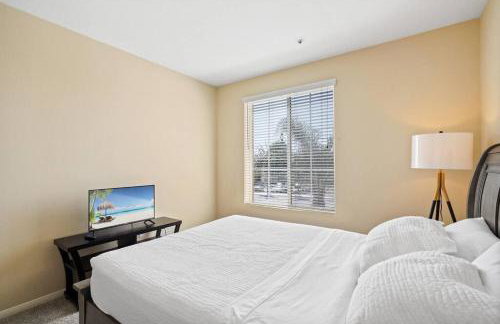 Luxury 2BR/2BA! 5 MIN to Disney! - Photo 6