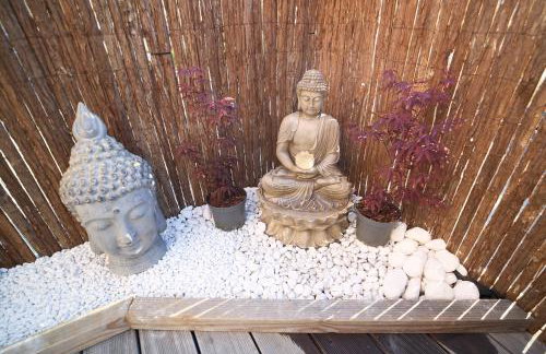 Home of spa - Photo 19