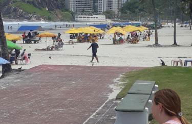 Apartamento com Estacionamento, Wi-Fi, Ar condicionado a 300 metros da Praia da Enseada no Guarujá. - Foto 61