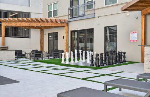 Worldcup Ready Beautifully Furnished One Bedroom Apartment in the Heart of West Village Dallas with Pool and Free Parking - Foto 21