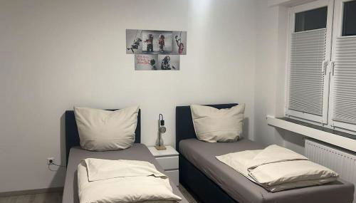 Eine modern renovierte Wohnung mit Balkonterrasse. - Foto 3