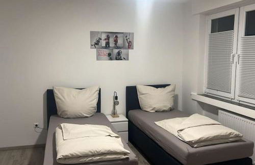 Eine modern renovierte Wohnung mit Balkonterrasse. - Foto 3