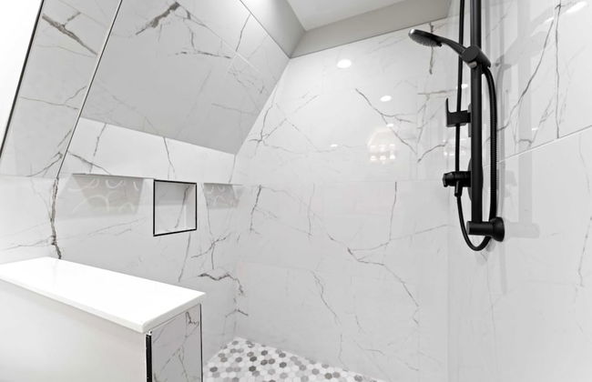 Take it to the Bank! by Avantstay New Pool + Hot Tub Sleeps 16 - Foto 9